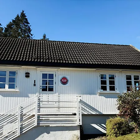 Beautiful House In ゲストハウス Risør