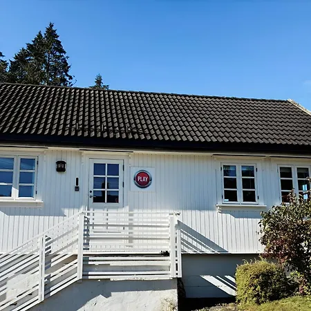 Beautiful House In Πανσιόν Risør