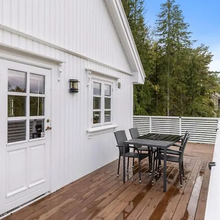 Beautiful House In Guest house Risor